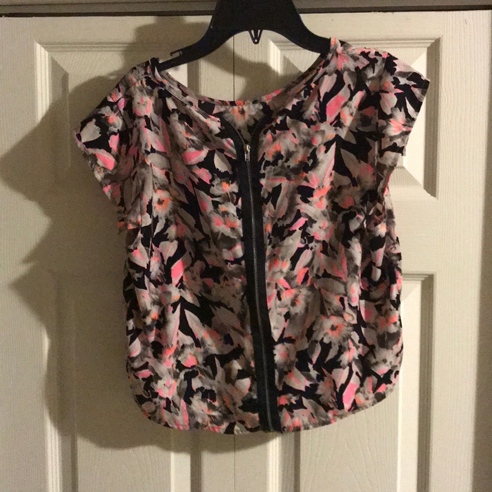 Patterned crop top